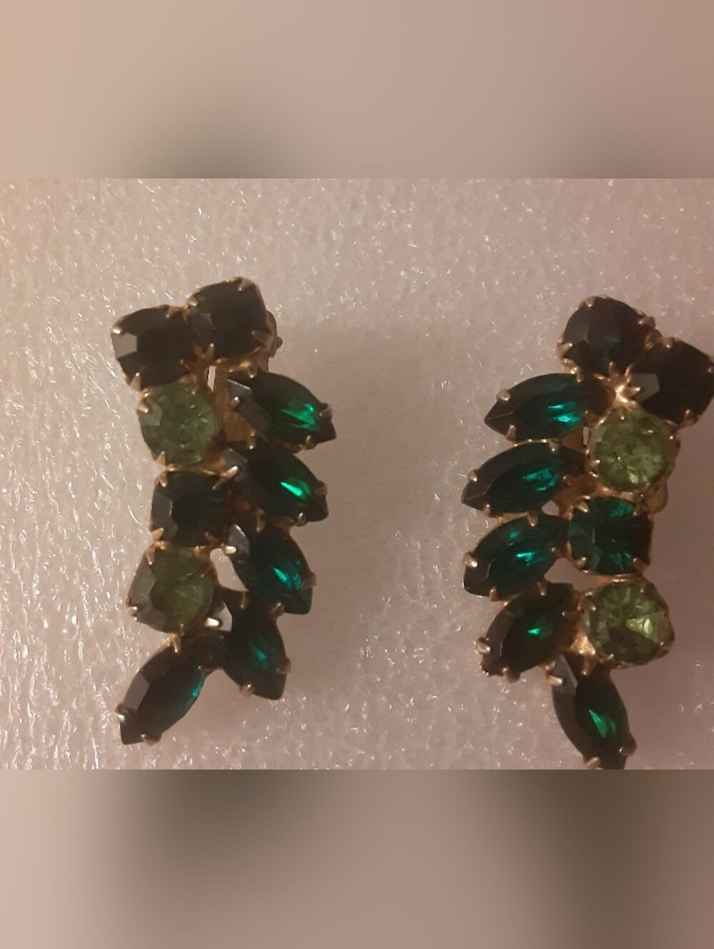 Vintage Gold-Tone Emerald Green Marquise Crystal Clip-On Earrings Vintage